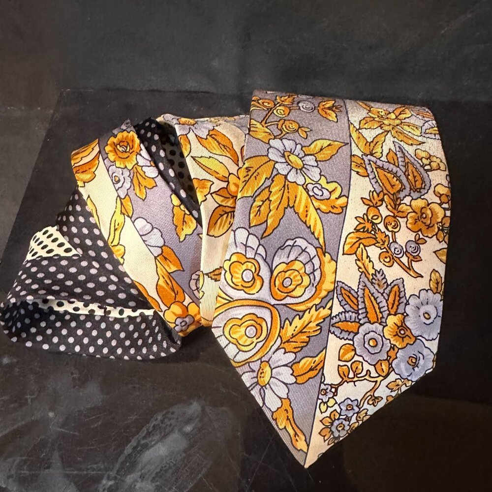Gianni Versace Tie Mens Silk Necktie Baroque Black Yellow Floral Vintage - Picture 7 of 7